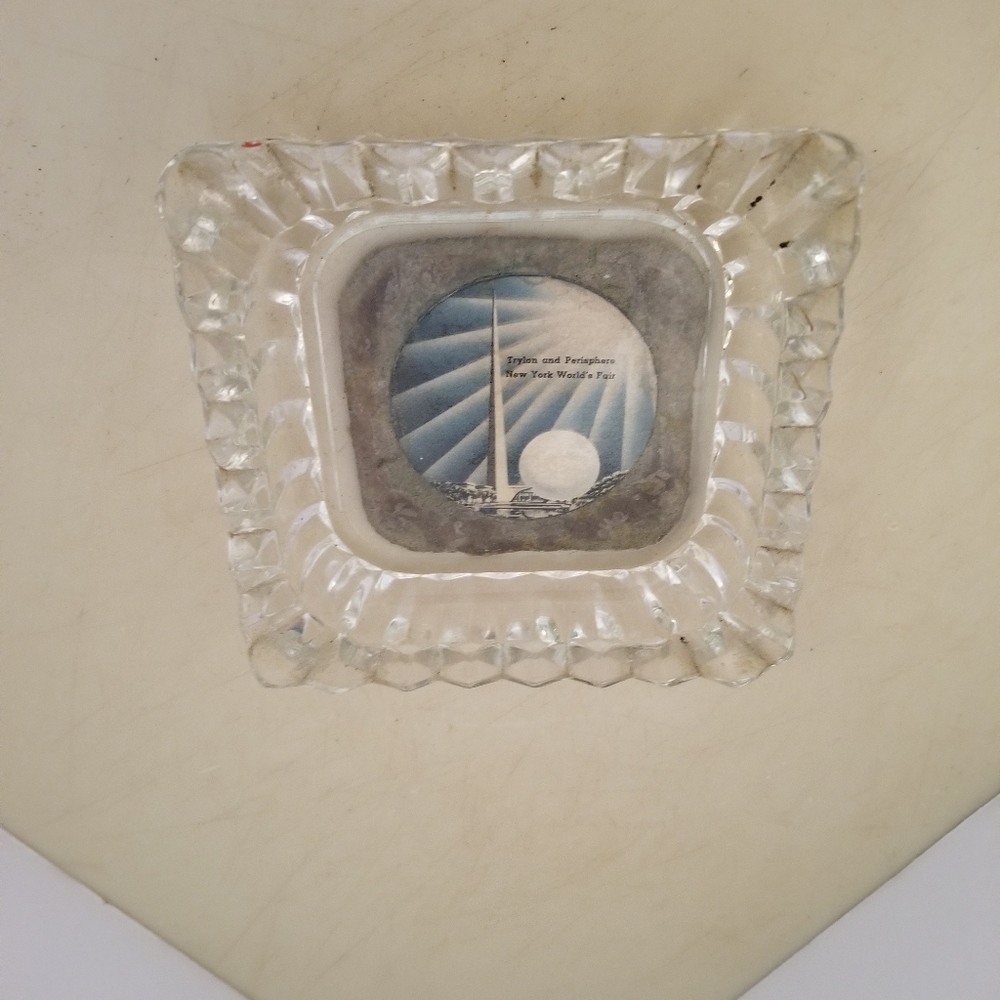 Crystal Clear Glass Ashtray with Geometric Design